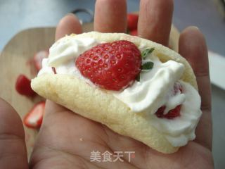 #the 4th Baking Contest and is Love to Eat Festival #strawberry Sandwich Yogurt Cake recipe