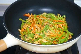 Shredded Pork with Green Pepper and Carrot recipe
