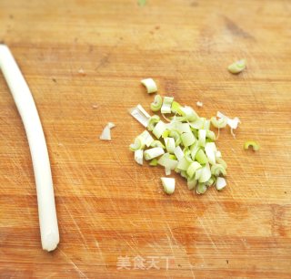 Stir-fried Shredded Pork with Leek Moss is Not Only Simple and Delicious | The Cost is Less Than 4 Yuan recipe