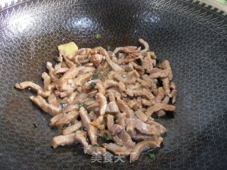 Stir-fried Shredded Pork with Carrots recipe