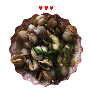 Stir-fried Clams with Ginger and Green Onion recipe