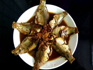 Braised Small Crucian Carp in Sauce recipe