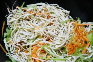 Home-style Stir-fry: Stir-fried Shredded Carrot with Bean Curd recipe