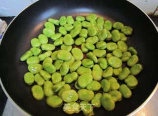 Fried Broad Beans and Diced Carrots recipe