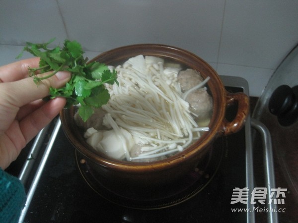 Enoki Mushroom and Tofu Pot recipe