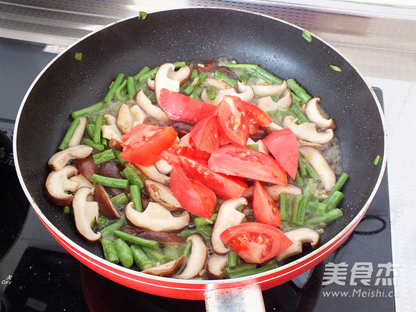 Stir-fried Beans with Mushrooms recipe