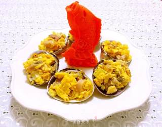 Scrambled Eggs with Big Clams recipe