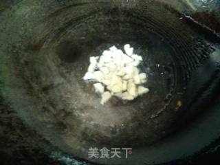 Stir-fried Bean Curd with Red Pepper Sausage recipe