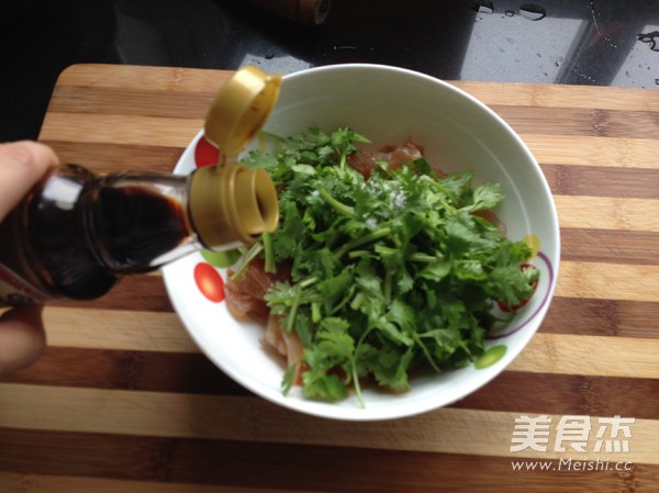 Jellyfish Head Mixed with Coriander recipe