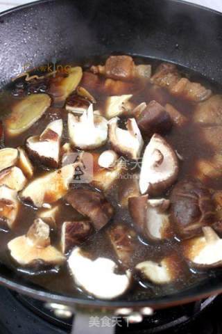Braised Pork with Mushrooms recipe
