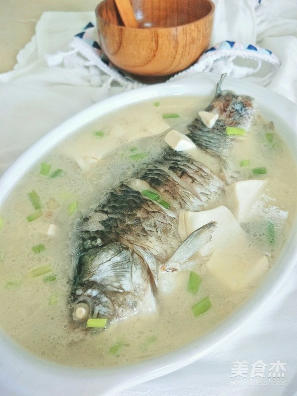 Tofu Crucian Carp Soup recipe