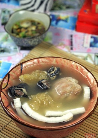 Coconut Stewed Black Chicken Soup recipe