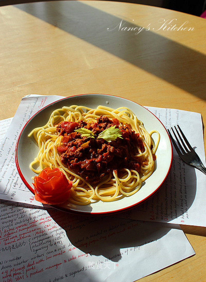 Classic Western-style Simple Meal [pasta with Cheese and Meat Sauce] recipe