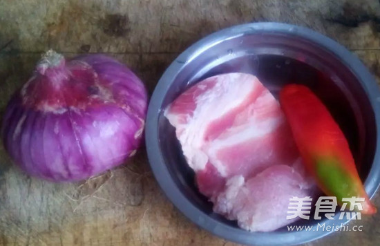 Fried Pork with Onion recipe