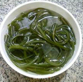 Stir-fried Shredded Kelp with Lean Pork recipe
