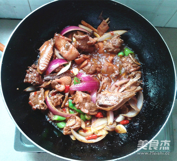 Basil Duck Casserole in Claypot recipe