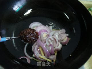 A Good Partner with Wine-popped Clams in Sauce recipe