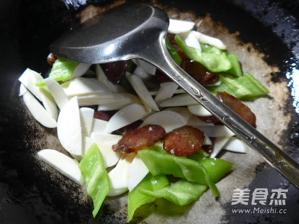 Stir-fried Spicy Sausage with Hot Pepper recipe