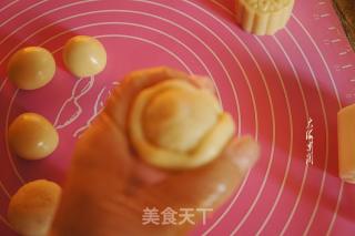 Cantonese-style Moon Cakes with Lotus Paste Filling recipe