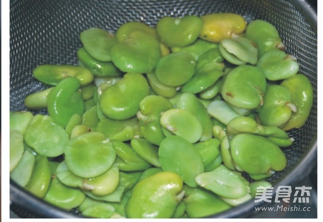 Yogurt and Broad Bean Cake recipe