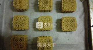 Mooncakes with Egg Yolk and Lotus Seed Paste recipe