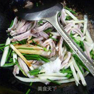 Stir-fried Pork Belly with Chinese Chives recipe