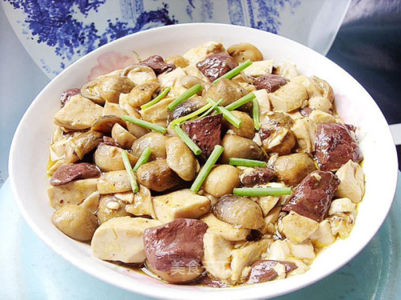 Anti-cancer and Detoxification----------red and White Tofu and Straw Mushroom recipe