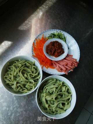 How to Make Mixed Sauce Green Noodles recipe