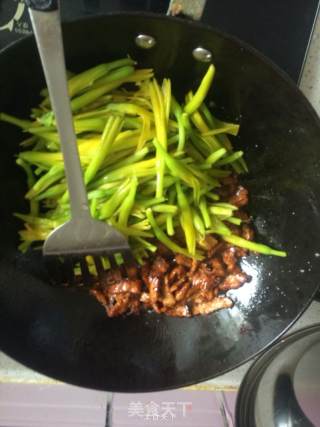 Stir-fried Pork with Daylily recipe