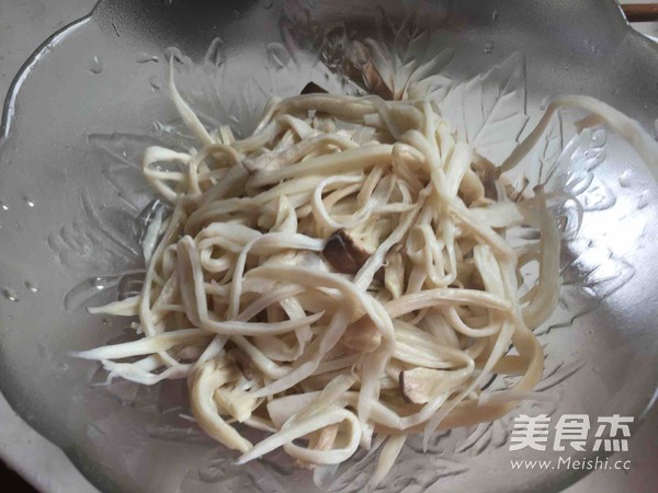 Glynnore Shredded King Pleurotus with Cold Sauce recipe