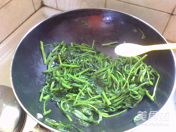 Stir-fried Water Spinach recipe