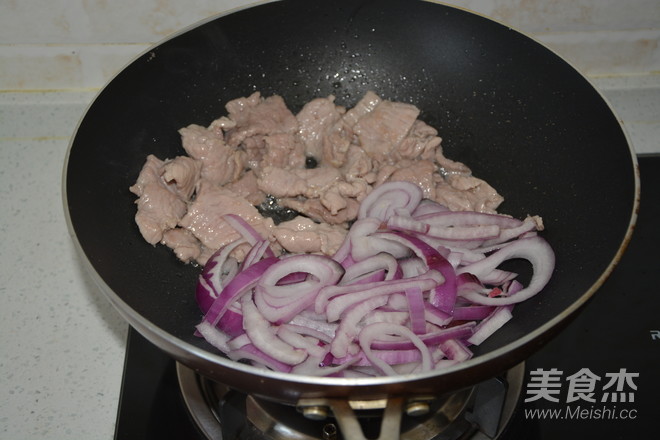 Noodles with Onion Tenderloin recipe