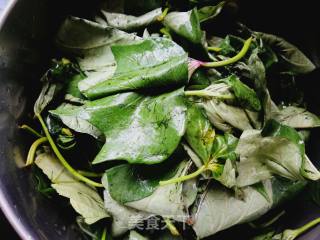 Garlic Potato Leaves recipe