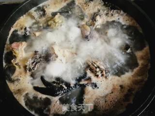 Stewed Black-bone Chicken with Cordyceps recipe