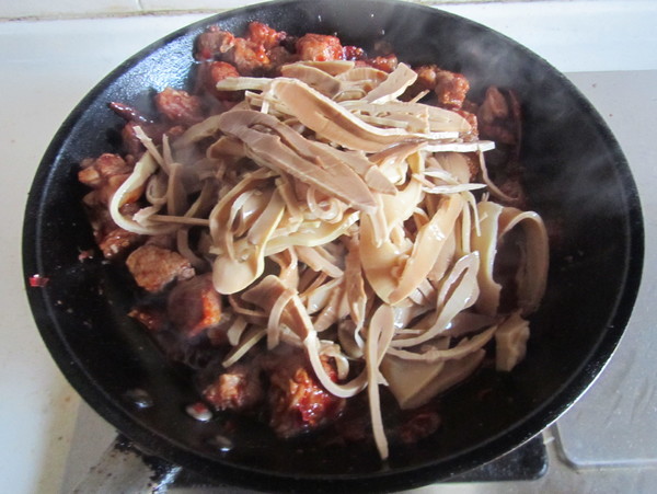 Beef Braised Bamboo Shoots recipe