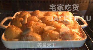 Super Crispy and Buttery Baked Potato Wedges, Full of Milk Flavor, Crispy Crust, Soft and Layered Inside! recipe