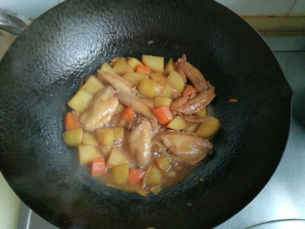 Stewed Potatoes with Chicken Wings recipe