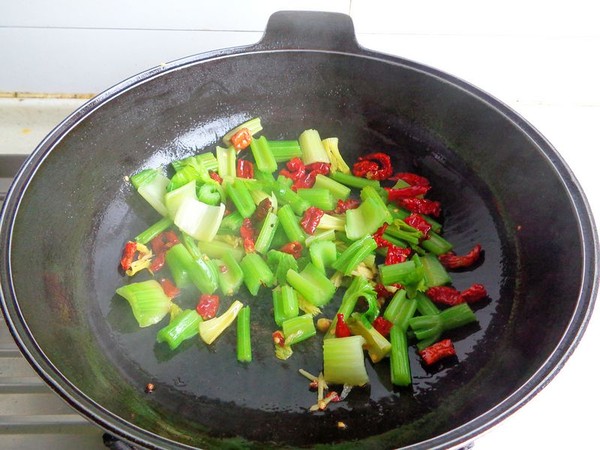 Stir-fried Tripe with Celery recipe