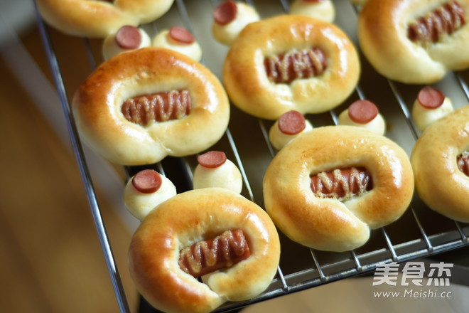 A Sausage Teaches You to Make Frog Bread recipe