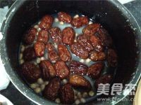 Red Dates, Horseshoe and Peanut Soup recipe