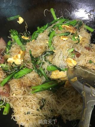 Cantonese Fried Rice Noodles recipe