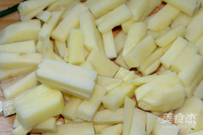 A Favorite Vegetable Dish-braised Potatoes with Bracken recipe