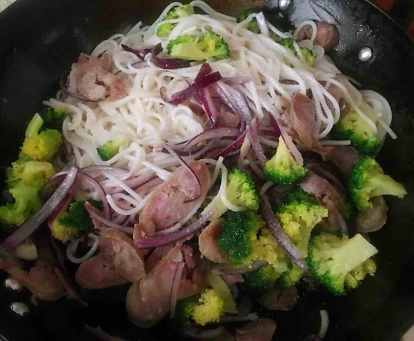 Stir-fried Bee Hoon with Seasonal Vegetable Sausage recipe