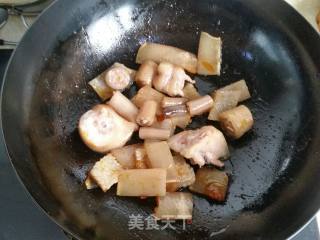 Stewed Radish with Pig Tail recipe