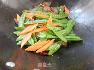 Fried Bacon with Snow Peas recipe