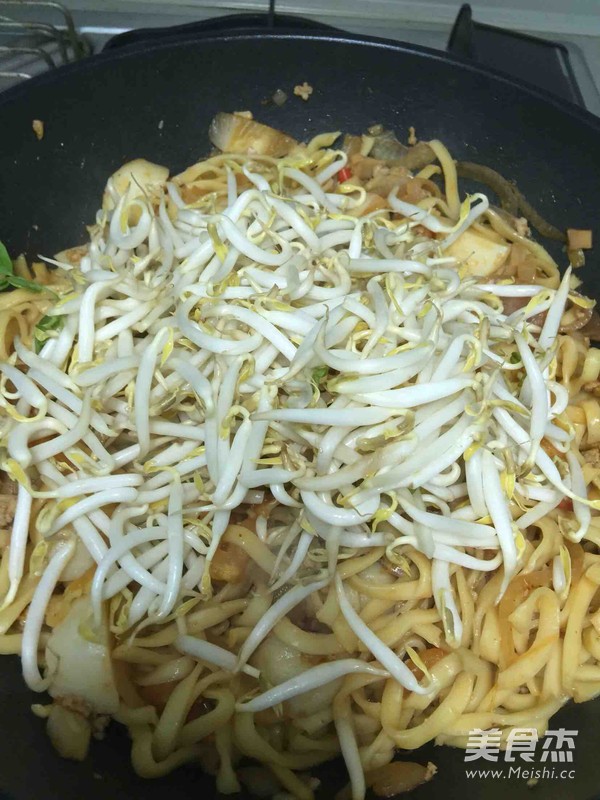 Soy Sauce Hokkien Flat Noodles recipe