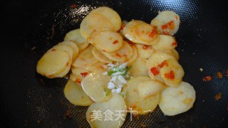 Stir-fried Potato Chips with Chopped Pepper-------my Husband's Favorite recipe