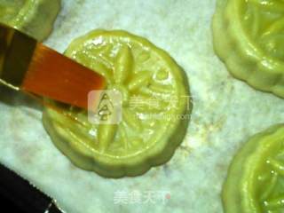 #新良首第届烤大赛#cantonese-style Walnut and Bean Paste Mooncakes recipe