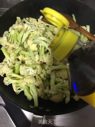Stir-fried Cauliflower with Tofu in Oil recipe