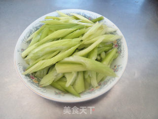Fried Celery with Squid recipe